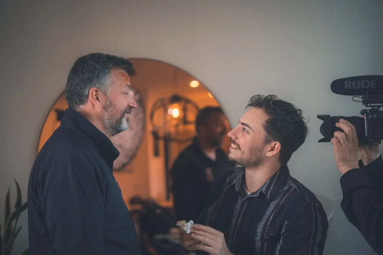 Mutu și Contra, păcăliți într-o farsă de o vedetă din filme pentru adulți
